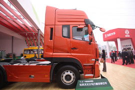 東風商用車2012北京車展展臺啟幕 以科技與品質定義未來物流